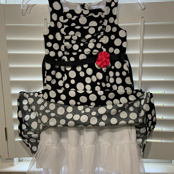 Sleeveless Formal Dress Size 6x - Picture 5 of 5